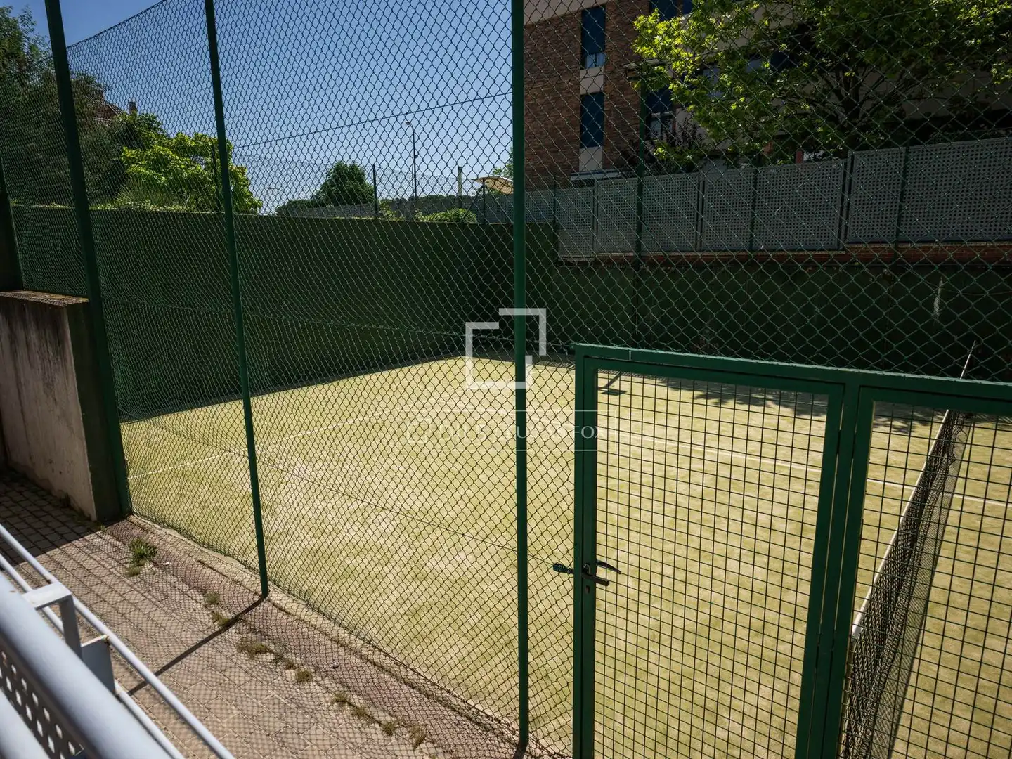 Parkplatz von Wohnung zur Miete in Majadahonda mit Klimaanlage, Heizung und Privatgarten