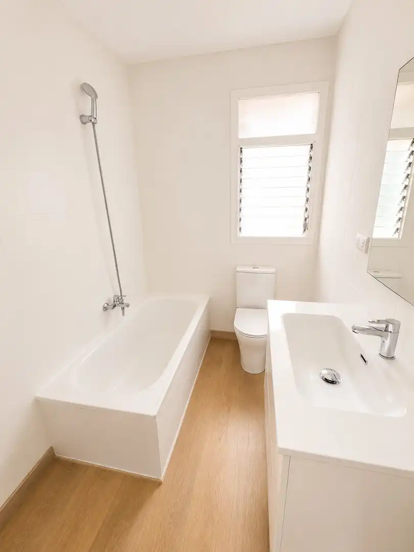 Baño de Piso de alquiler en Andorra la Vella con Calefacción y Terraza