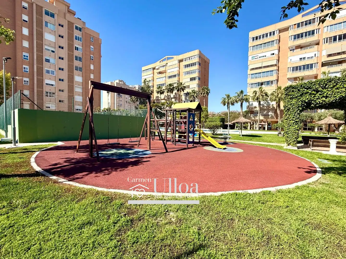 Vista exterior de Apartamento en venta en Alicante / Alacant con Jardín privado y Piscina comunitaria
