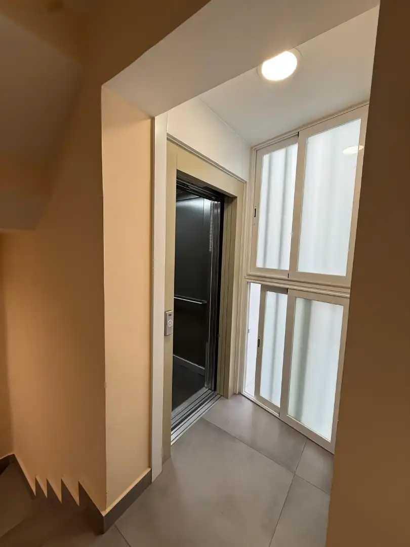 Flat for sale in Madrid  with Air Conditioner and Heating