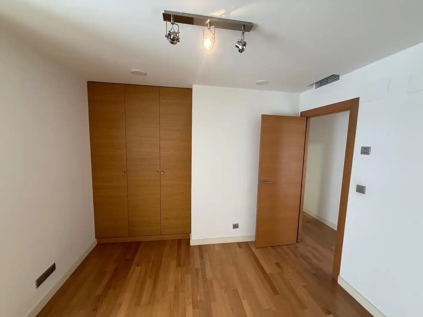 Dormitori de Pis en venda en Elche / Elx amb Aire condicionat, Calefacció i Parquet