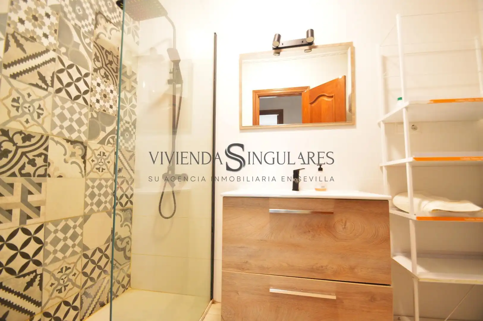 Baño de Piso en venta en Sevilla con Aire acondicionado, Parquet y Terraza