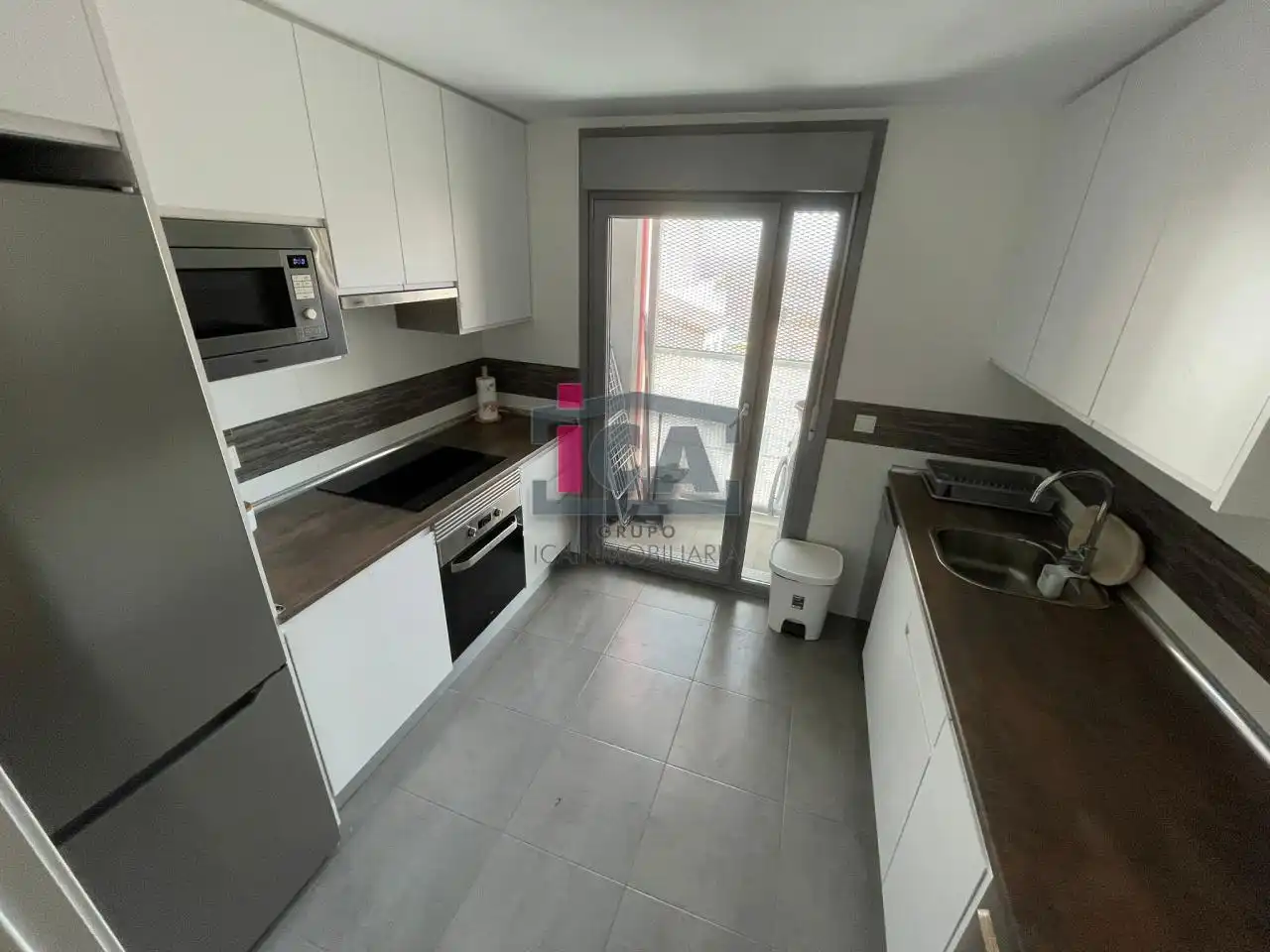Cuina de Apartament de lloguer en Cáceres amb Aire condicionat, Calefacció i Piscina