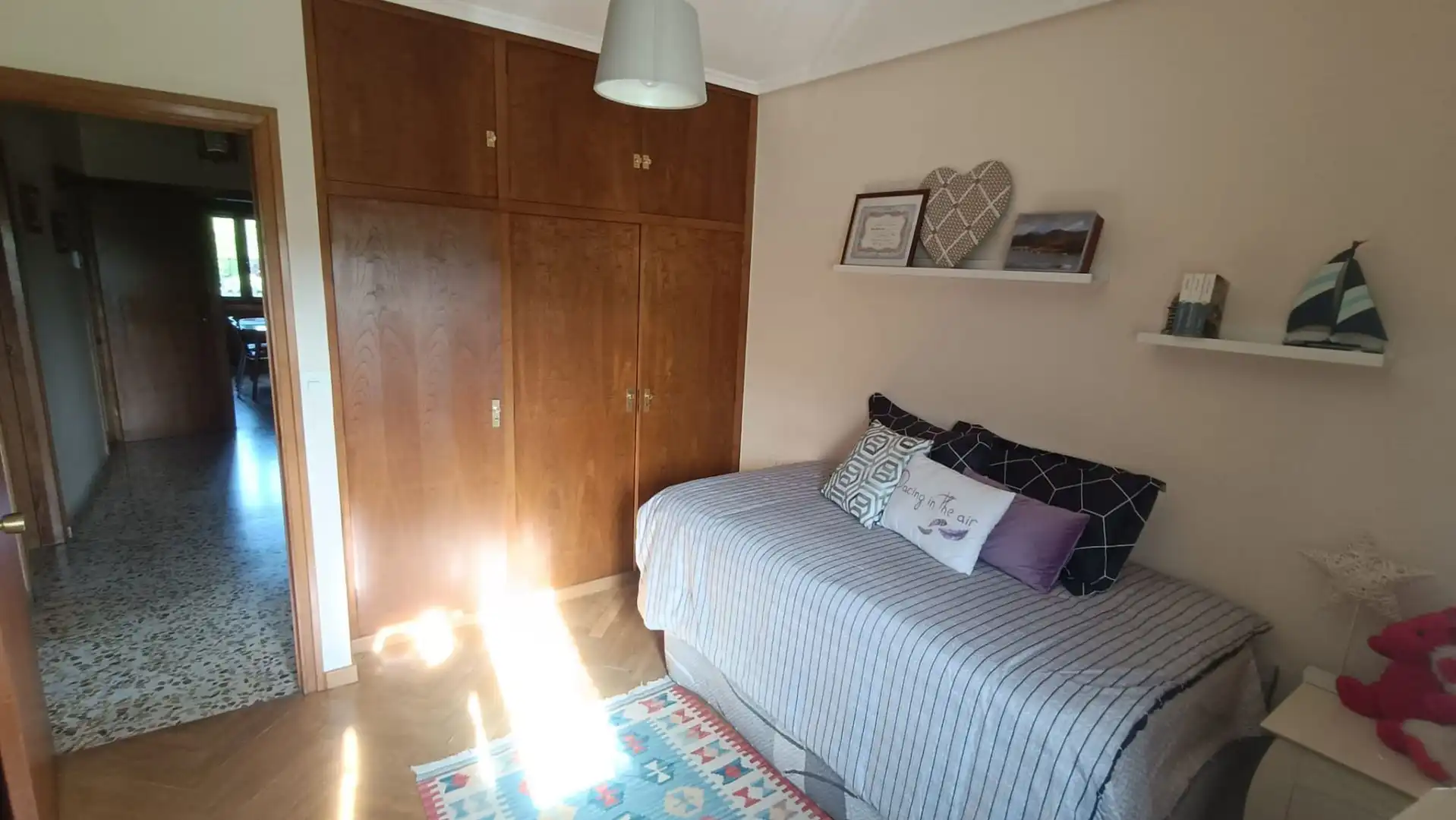 Dormitori de Casa o xalet en venda en Carracedelo amb Calefacció, Jardí privat i Terrassa
