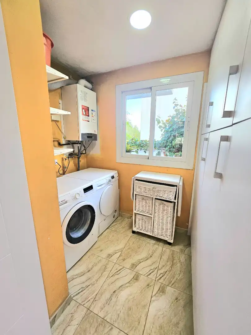 Casa aparellada amb terrassa en venda a Carrer del Pensament, imagen 11