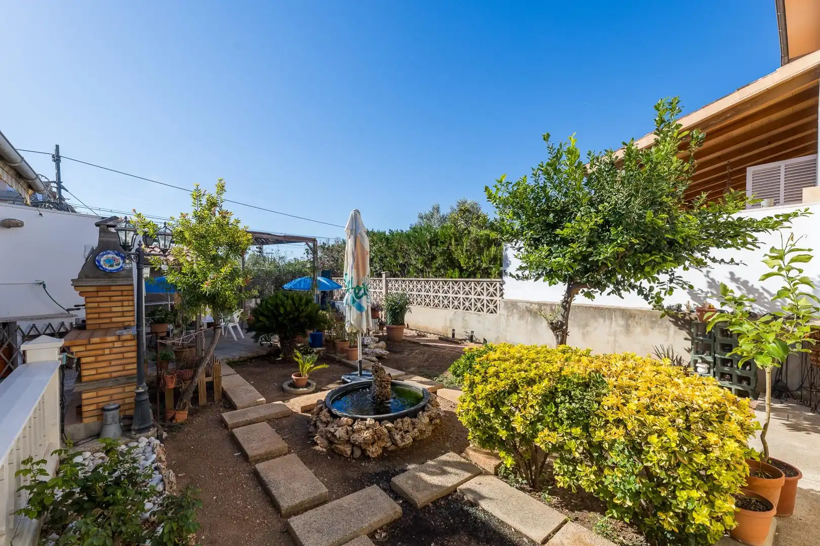 Garden of Houses for sale in Llevant