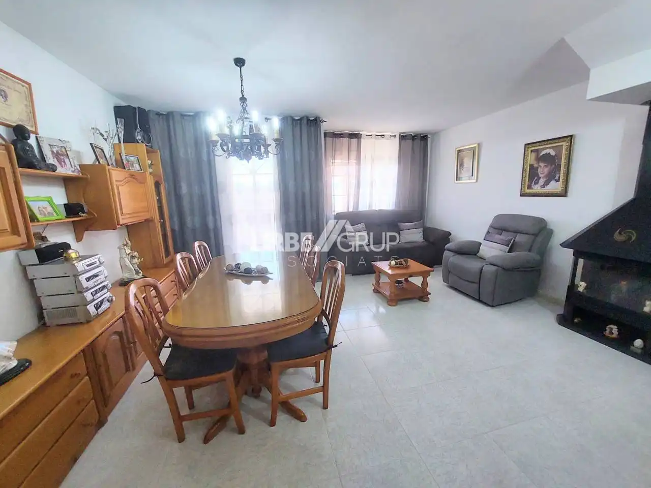 Sala de estar de Casa o chalet en venta en Olesa de Montserrat con Aire acondicionado, Calefacción y Jardín privado
