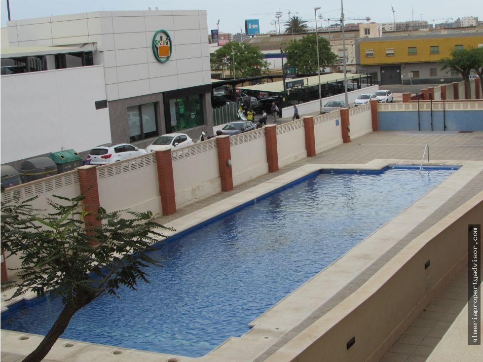 Piscina de Apartament en venda en  Almería Capital amb Aire condicionat, Calefacció i Piscina