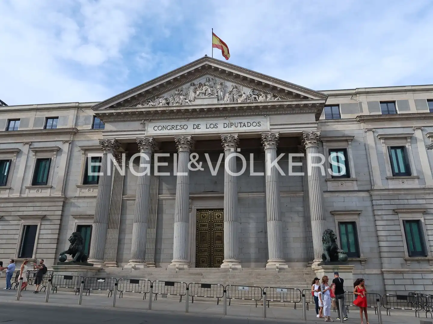 Außenansicht von Wohnung zur Miete in Madrid mit Klimaanlage, Heizung und Möbliert