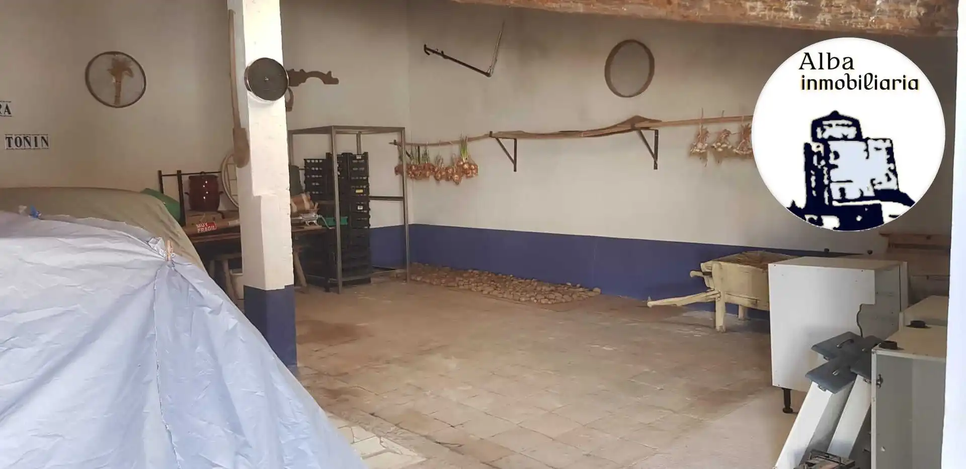 Garaje de alquiler en N/A, -1, Navales