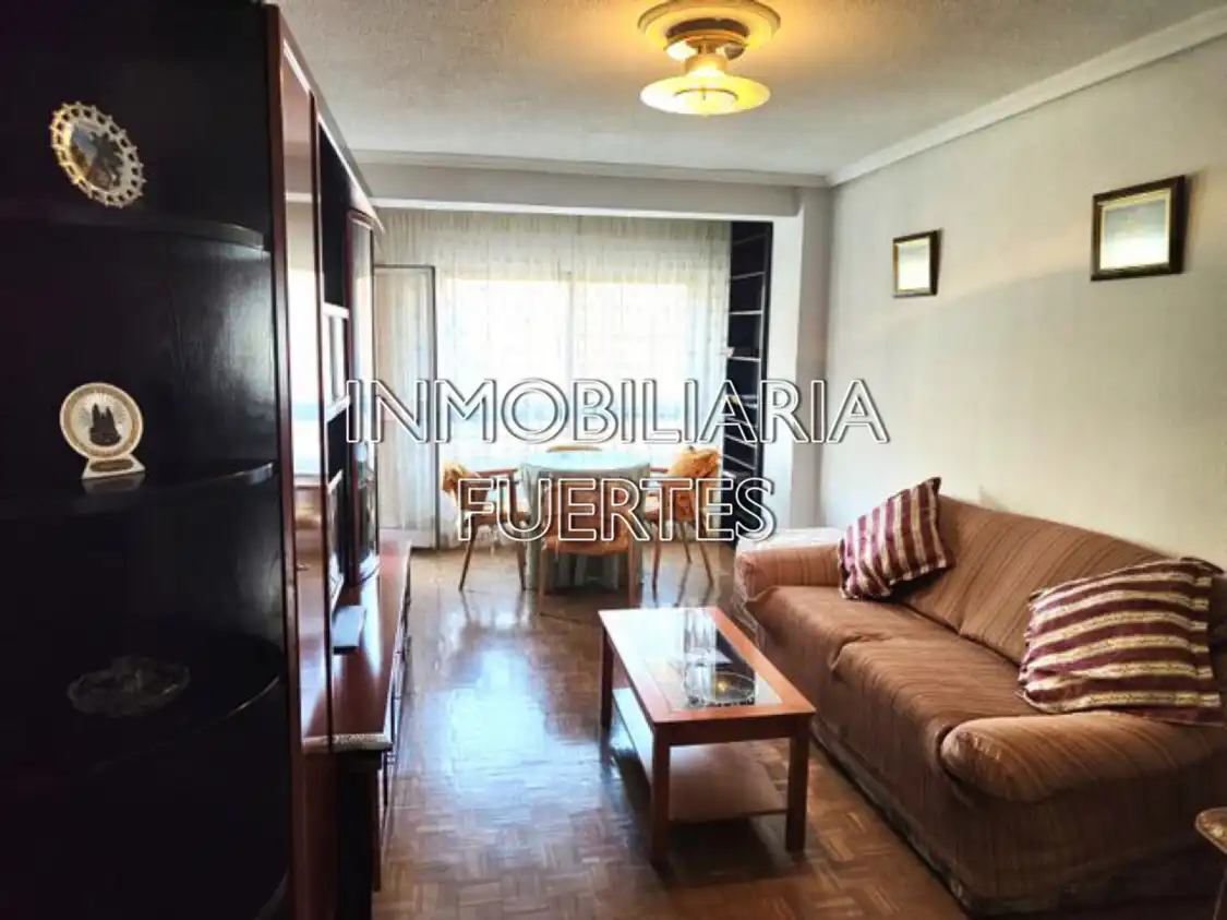 Flat for rent in Avenida de Mariano Andrés, Las Ventas