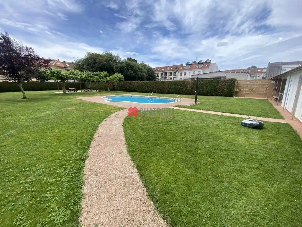 Piscina de Dúplex en venta en Ames con Calefacción, Trastero y Piscina