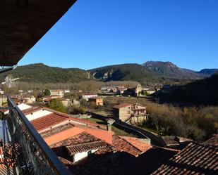 Vista exterior de Pis en venda en Frías amb Terrassa