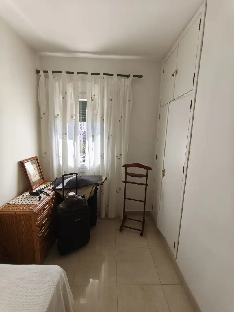 Schlafzimmer von Wohnung zur Miete in Sevilla mit Klimaanlage, Heizung und Terrasse