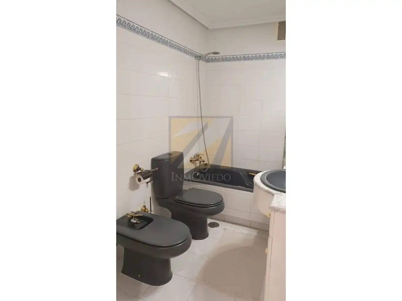 Bathroom of Flat for sale in Ribadesella  with Parquet flooring and Furnished