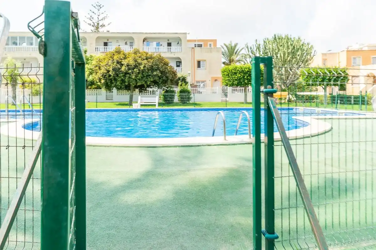 Bungalow amb terrassa en venda a Nueva Torrevieja - Aguas Nuevas, imagen 5