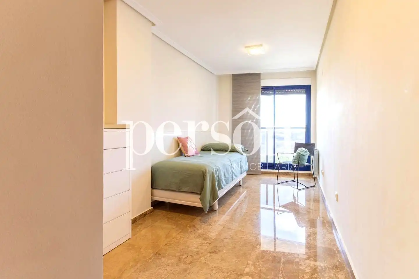 Appartamento con terrazza in affitto a El Pla del Real, imagen 3