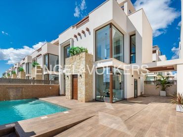 Casa amb piscina en venda a Los Montesinos