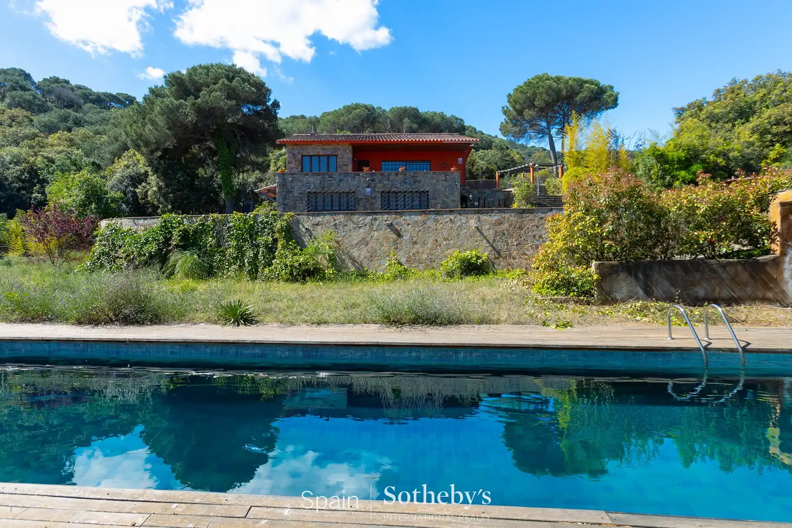 House with pool for sale in Av. Can Corbera, imagen 2