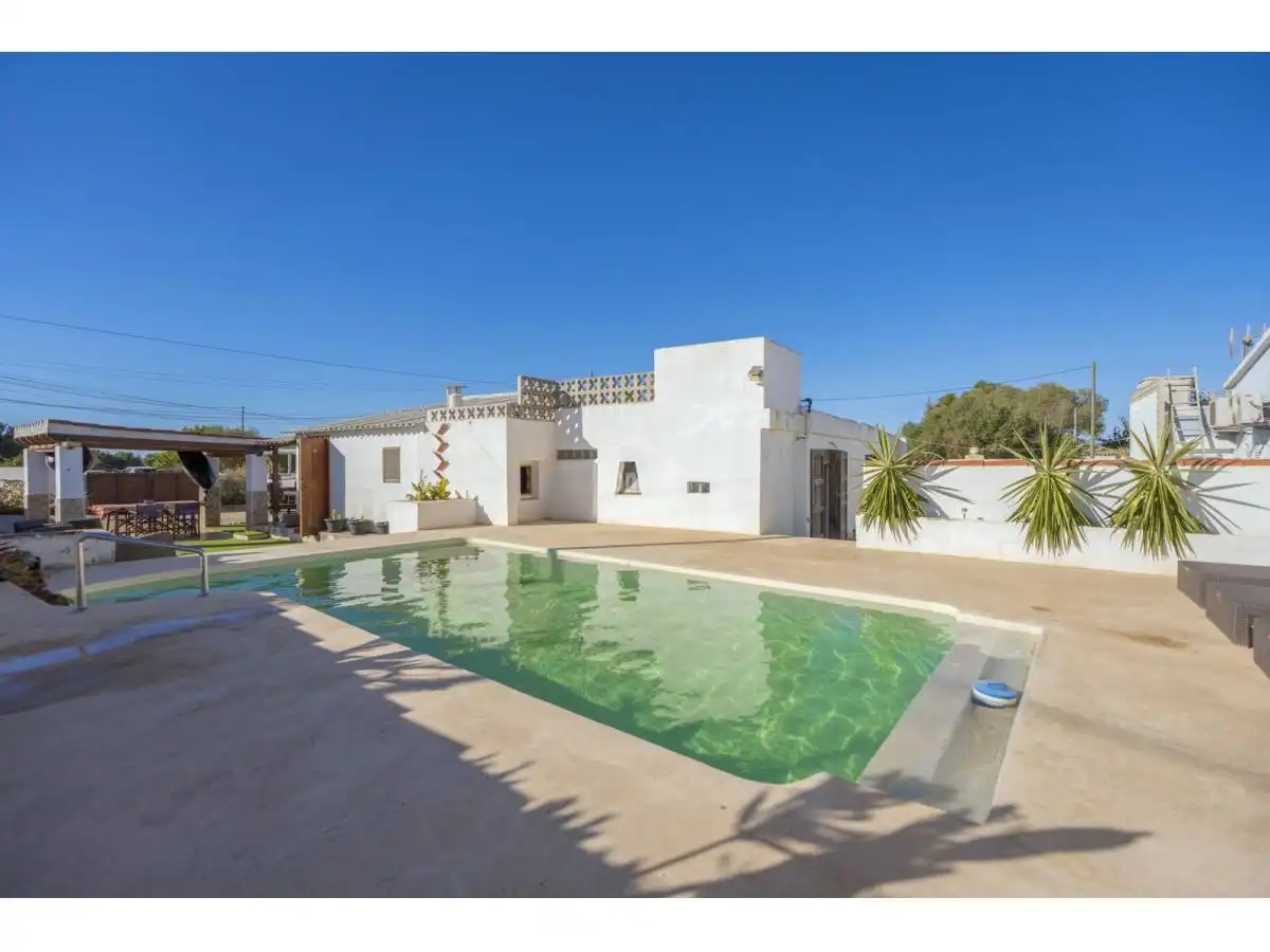 Maison rustique avec piscine à vendre à Cala Blanca