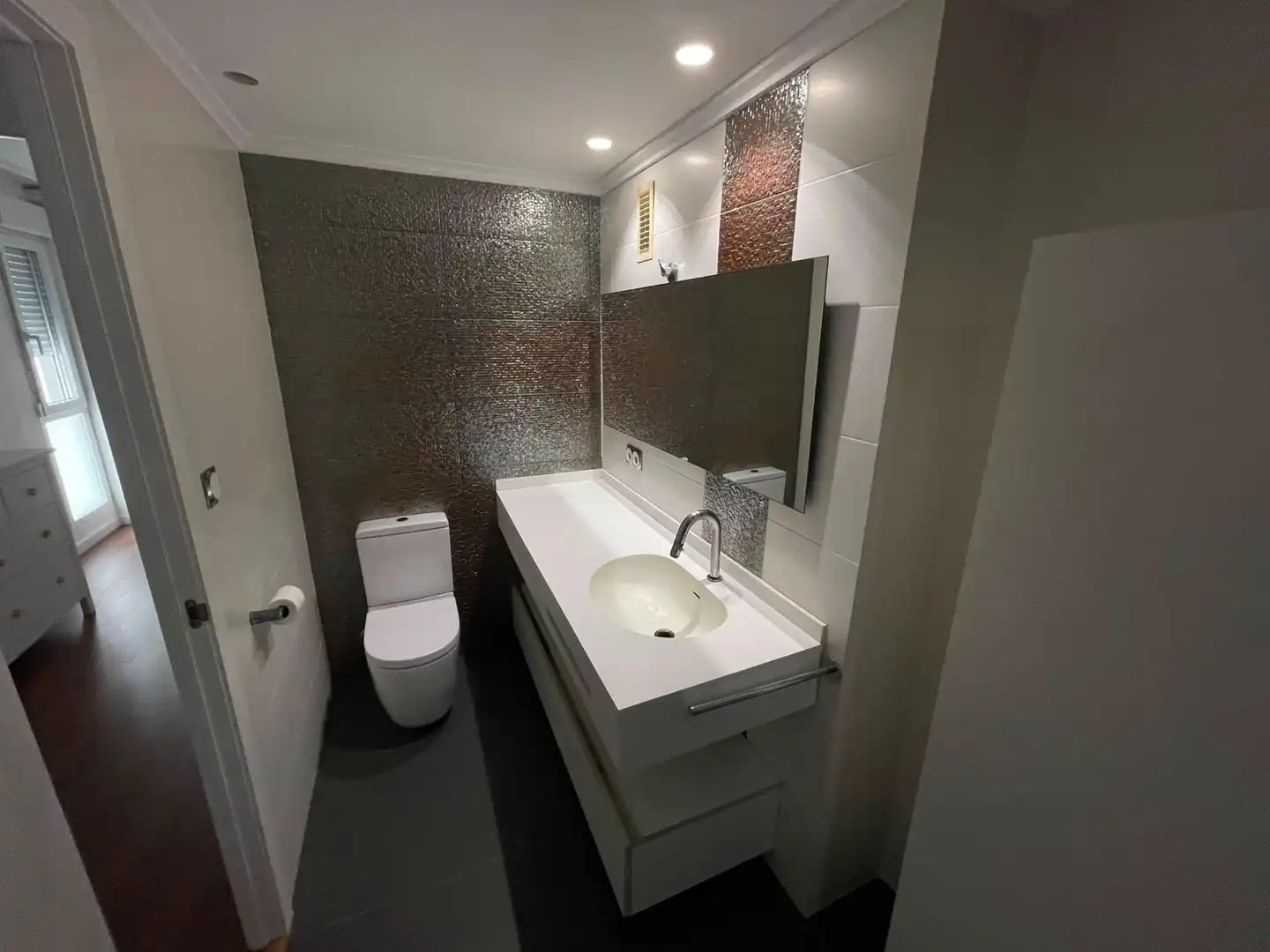 Bathroom of Duplexes for rent in Valencia  with Parquet flooring, Terrace and Furnished