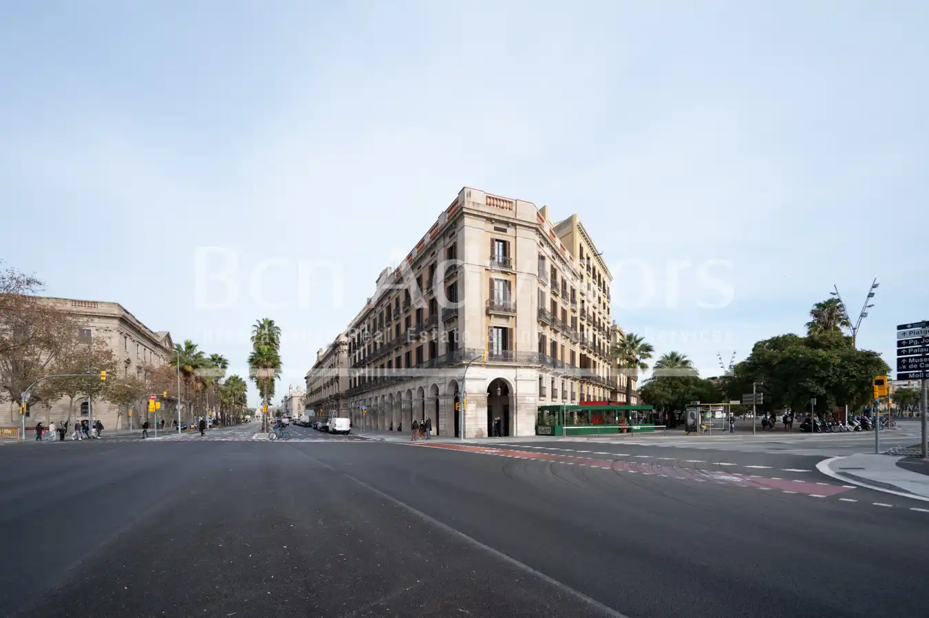 Vista exterior de Pis en venda en Barcelona amb Aire condicionat, Calefacció i Moblat