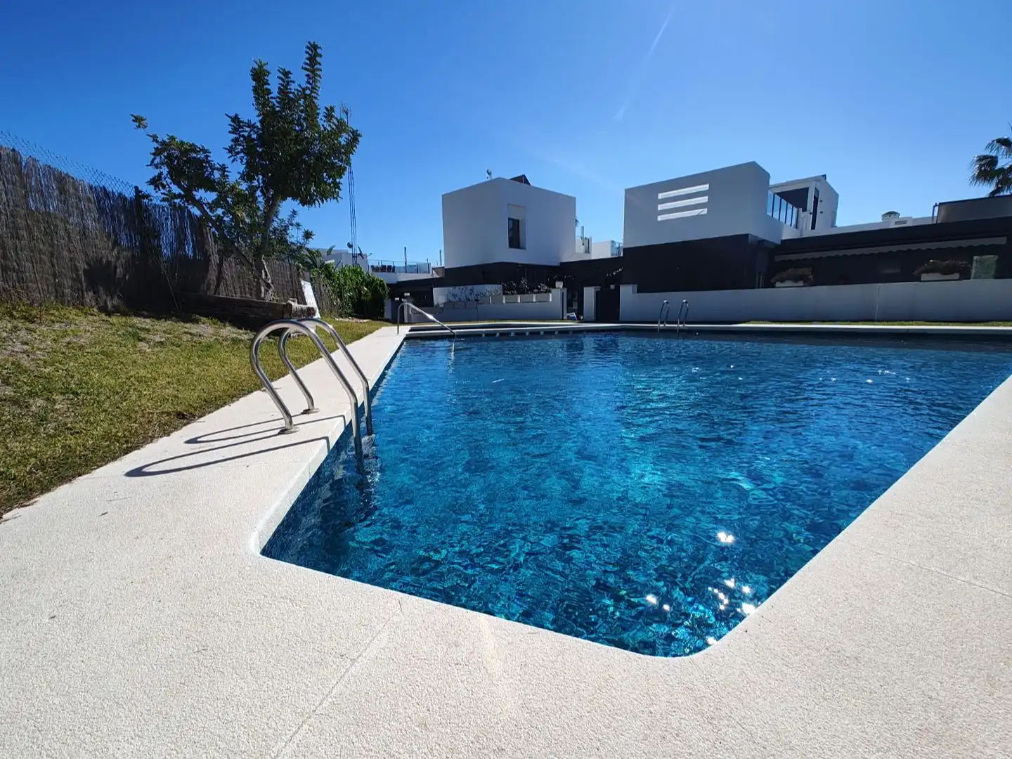 House with pool for sale in Calle Paso de Calais 13, imagen 9