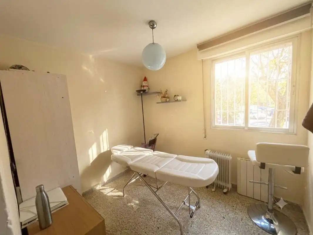 Habitación de Planta baja en venta en Madrid con Calefacción