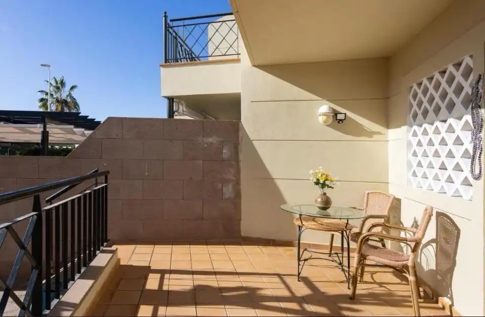 Terrassa de Casa o xalet en venda en Adeje amb Jardí privat, Terrassa i Moblat