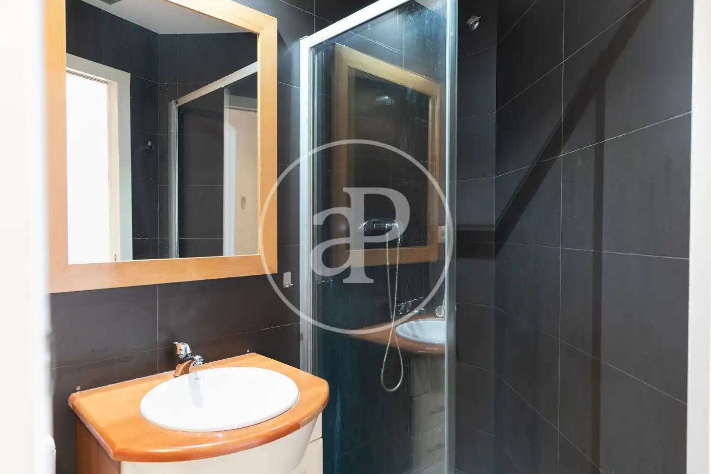 Baño de Piso en venta en Barcelona con Aire acondicionado, Calefacción y Balcón