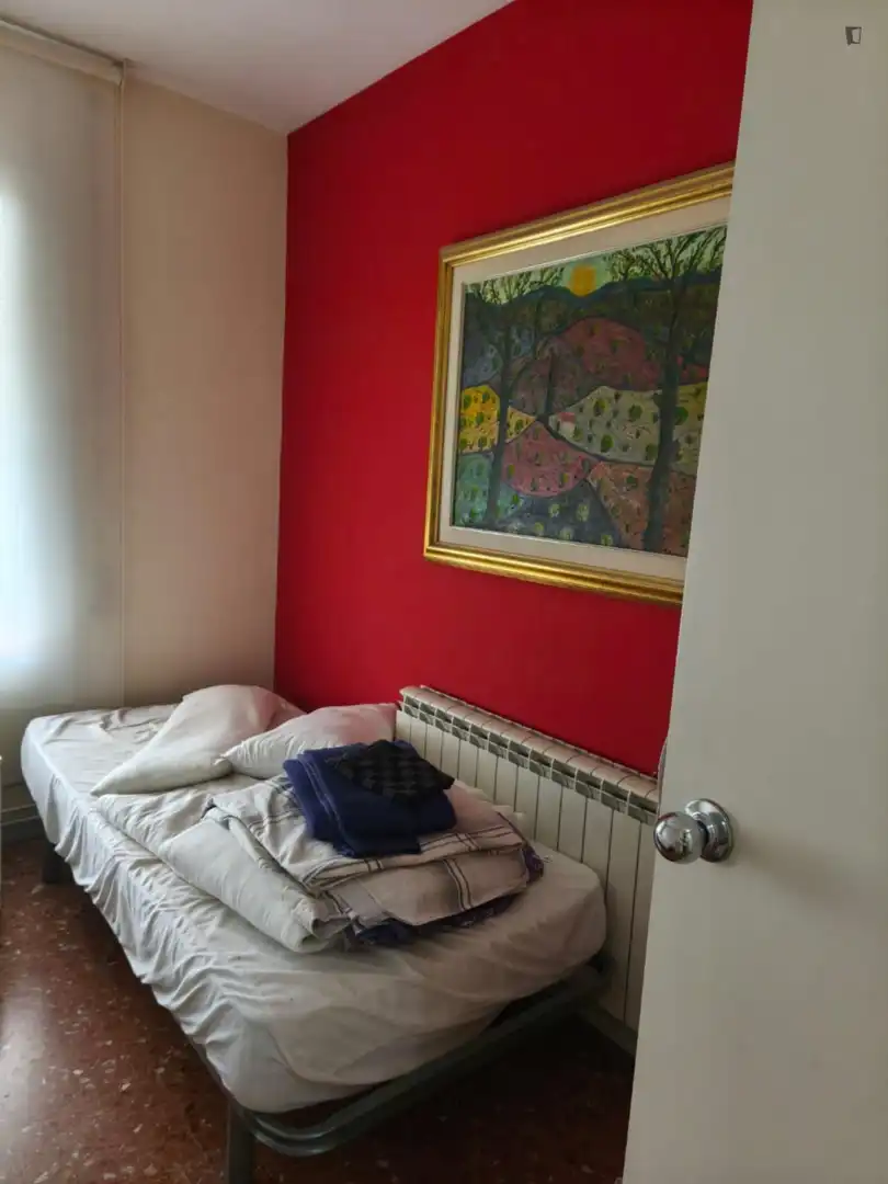 Habitación de Apartamento de alquiler en Terrassa con Aire acondicionado, Calefacción y Amueblado