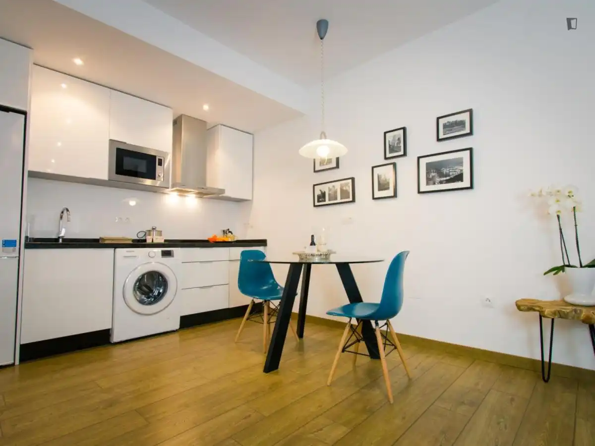 Cocina de Estudio de alquiler en Málaga con Aire acondicionado, Calefacción y Amueblado