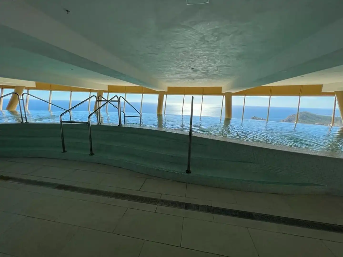 Piscina de Casa o xalet de lloguer en Benidorm amb Aire condicionat, Jardí privat i Moblat