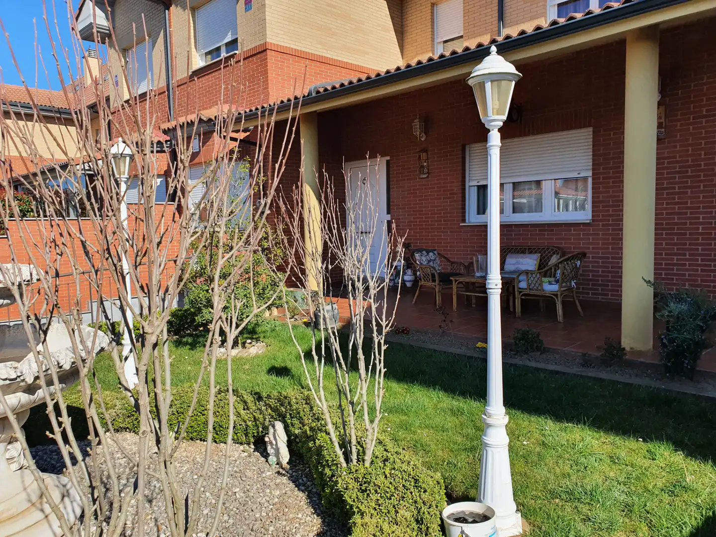 Jardí de Casa o xalet en venda en León Capital  amb Calefacció, Jardí privat i Forn