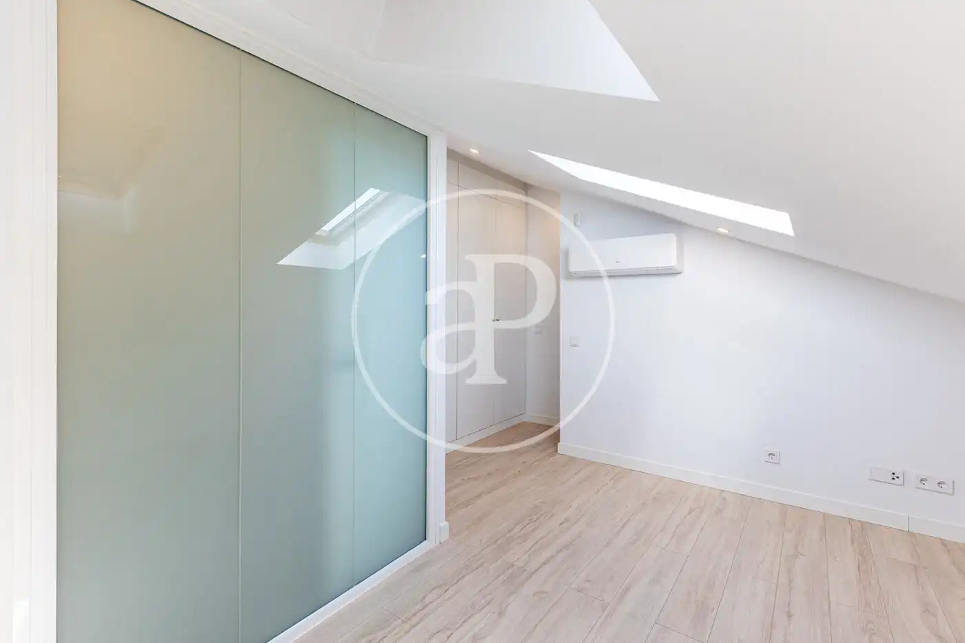 Wohnung zum Verkauf in Madrid mit Klimaanlage und Heizung