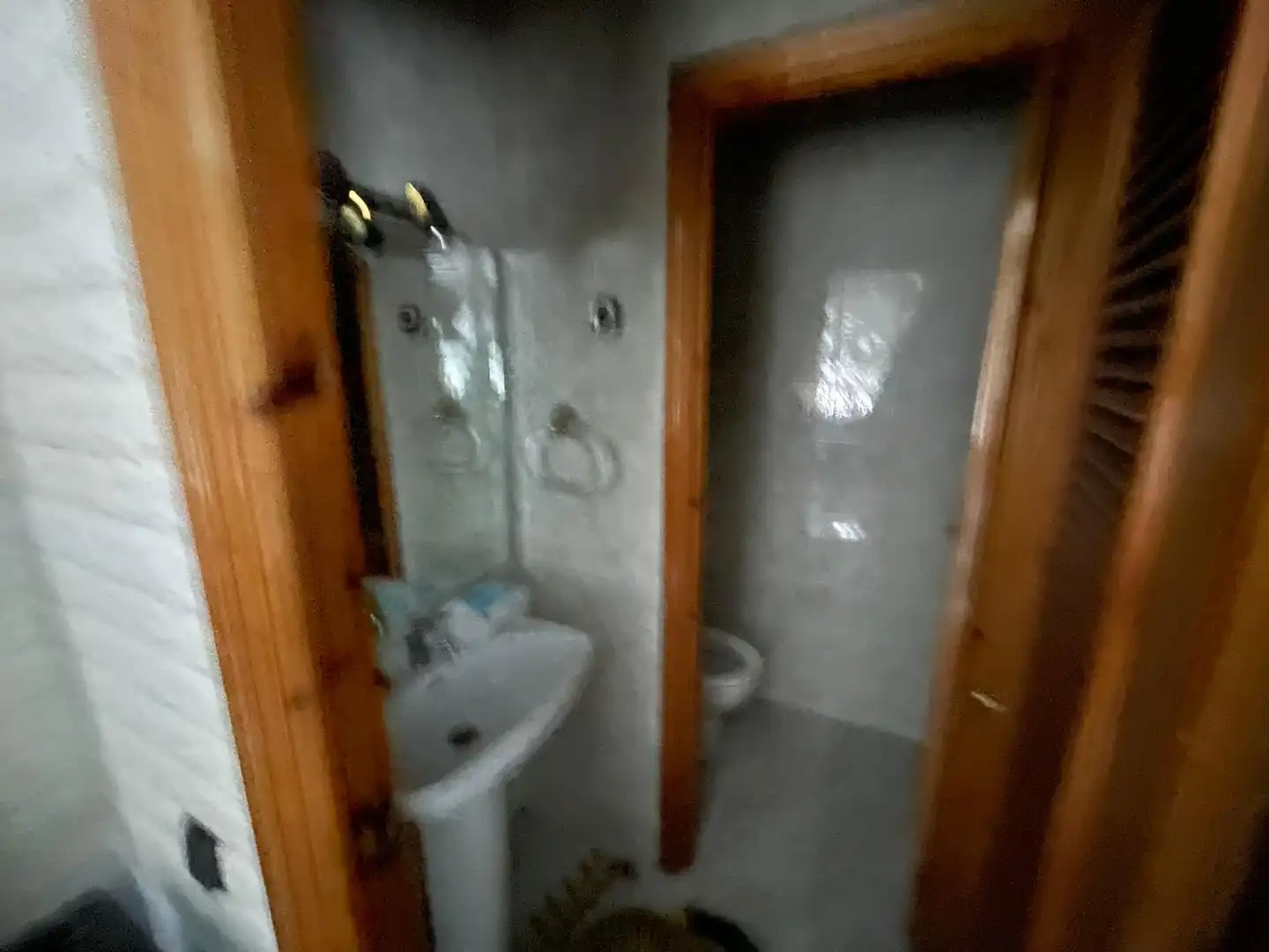Baño de Local de alquiler en Madrid con Aire acondicionado, Calefacción y Amueblado
