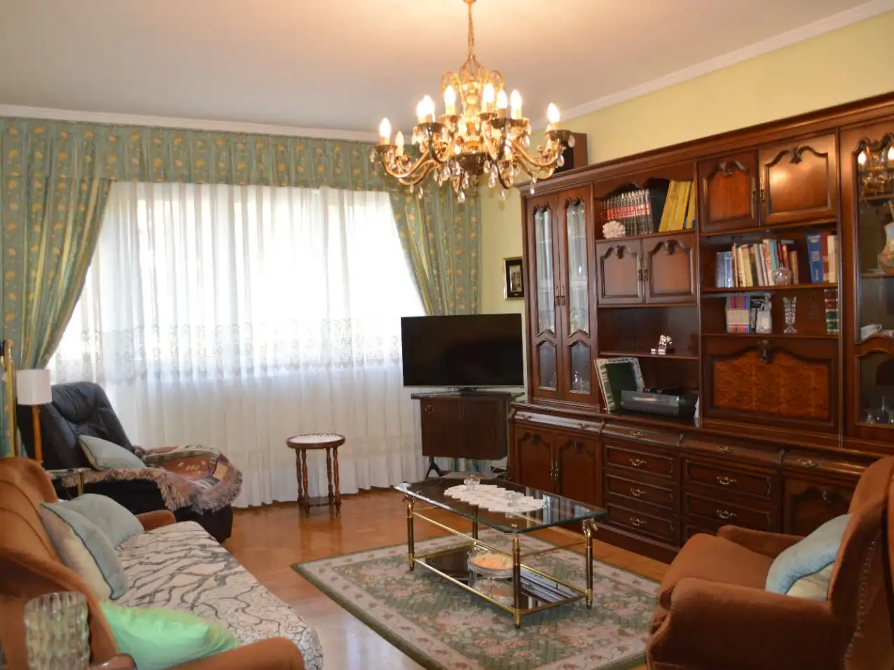 Sala de estar de Piso en venta en Vitoria - Gasteiz con Terraza y Balcón