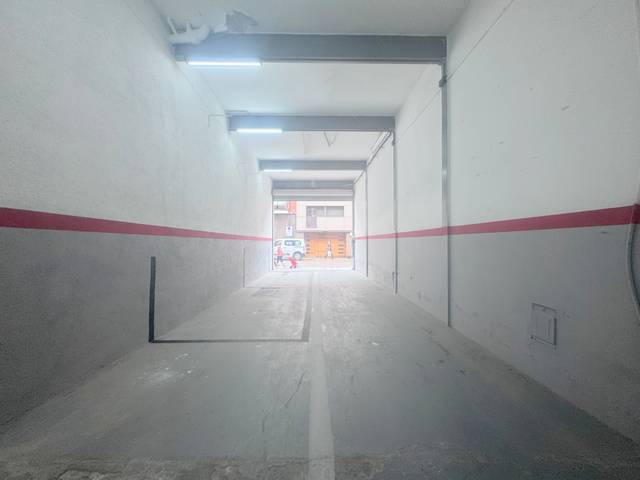 Local comercial en Alquiler en Carrer d'Isabel de Villena, 20 en Sota el Cami Ral