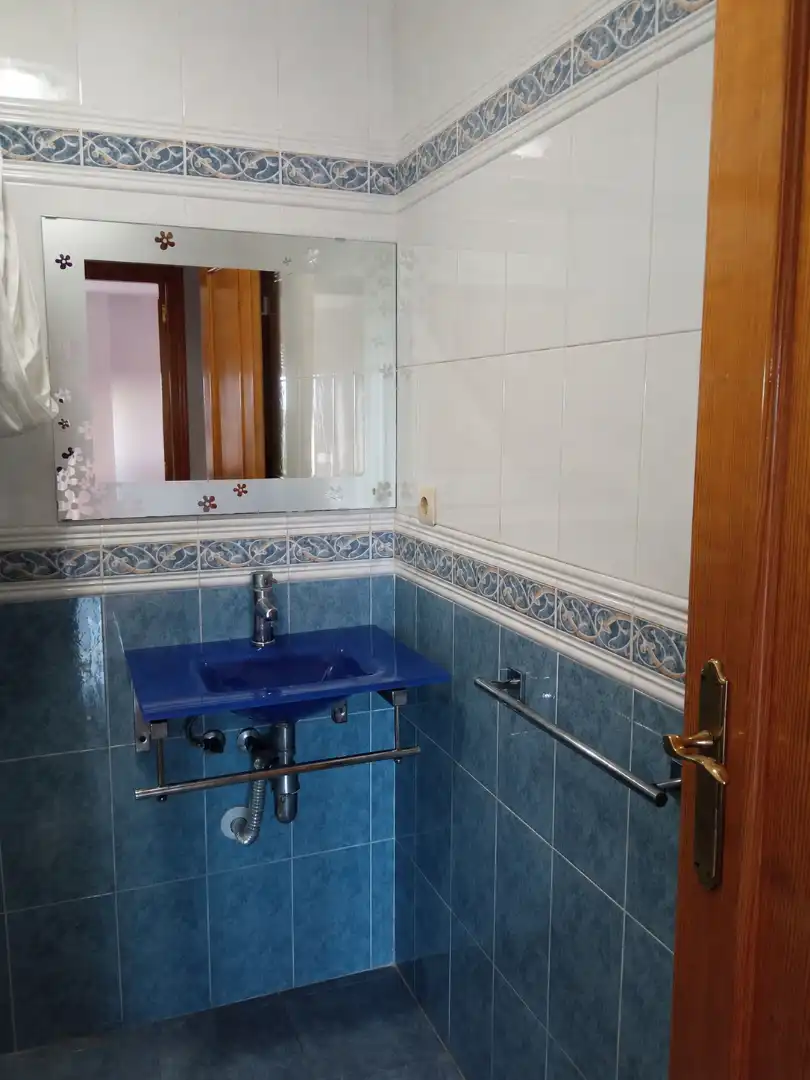 Baño de Dúplex en venta en Massamagrell con Horno, Lavadora y Balcón