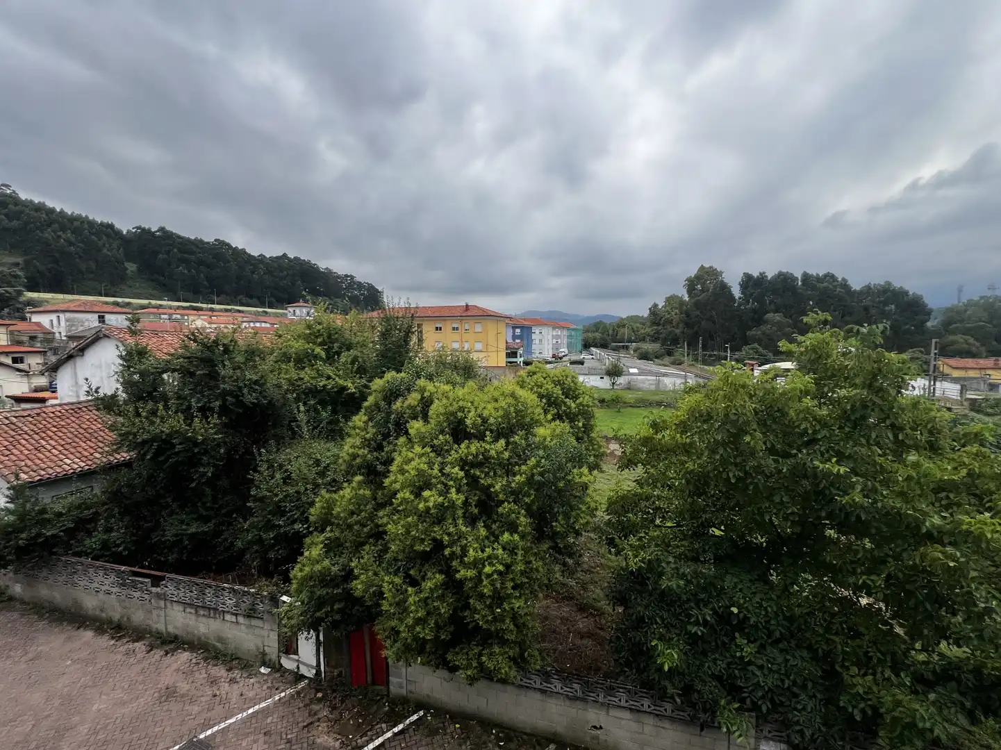 Vista exterior de Piso en venta en Torrelavega  con Calefacción, Jardín privado y Parquet