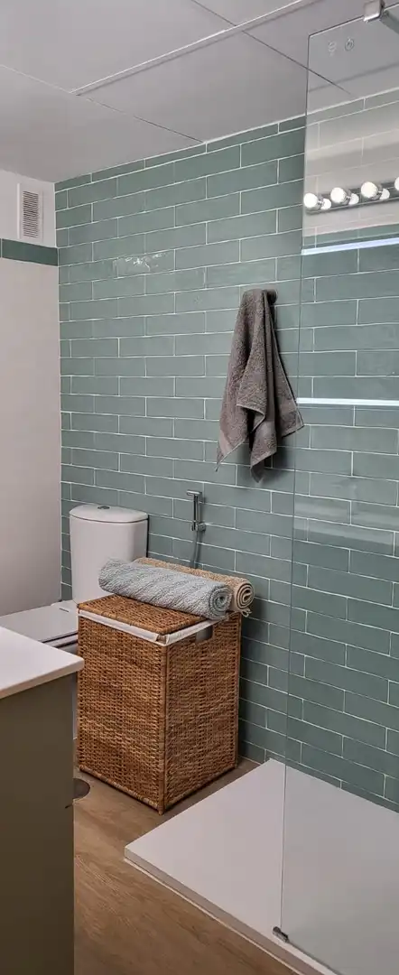 Bathroom of Flat for rent in Torremolinos  with Air Conditioner, Heating and Parquet flooring