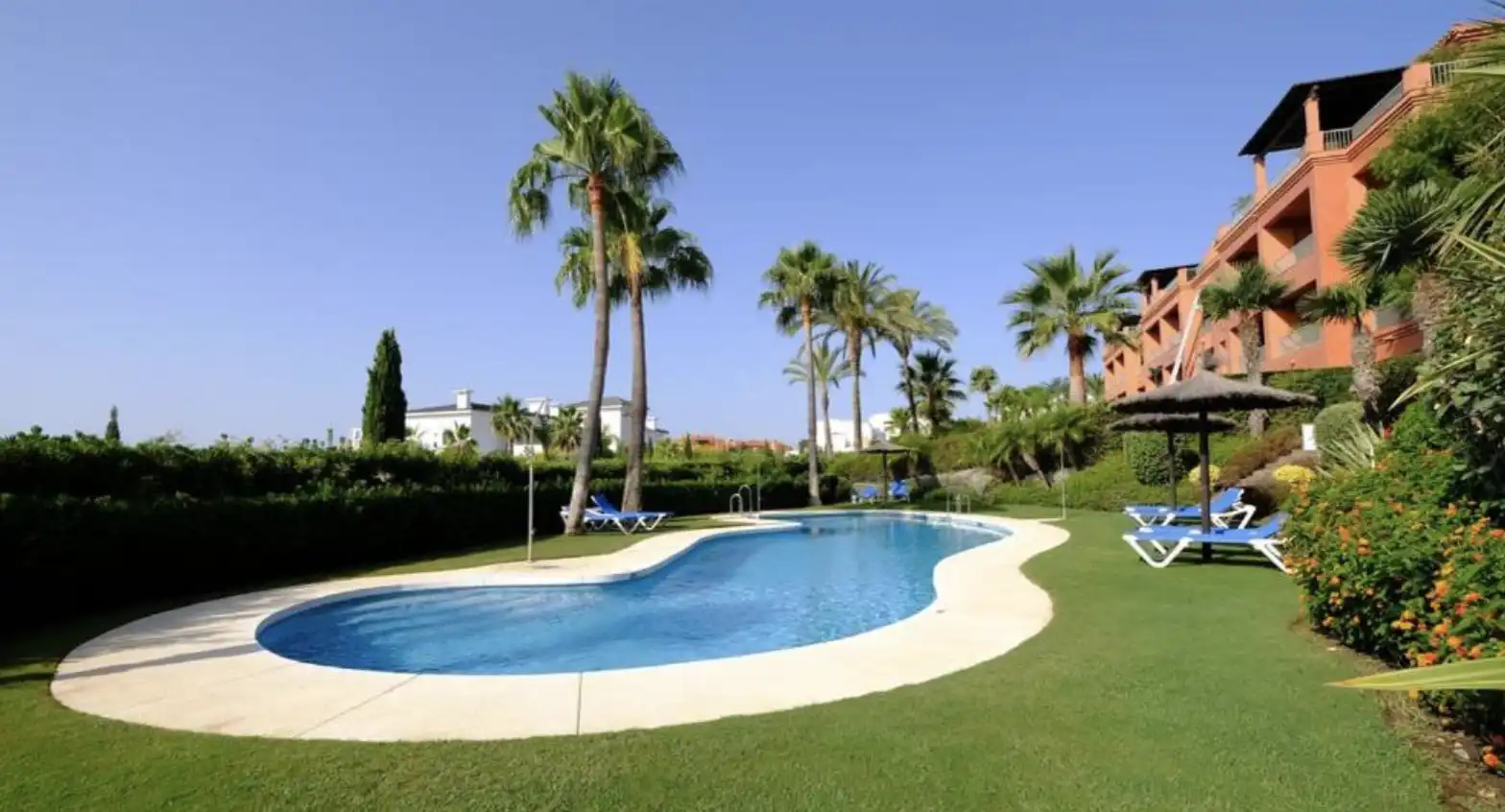 Jardí de Apartament de lloguer en Benahavís amb Aire condicionat, Calefacció i Terrassa