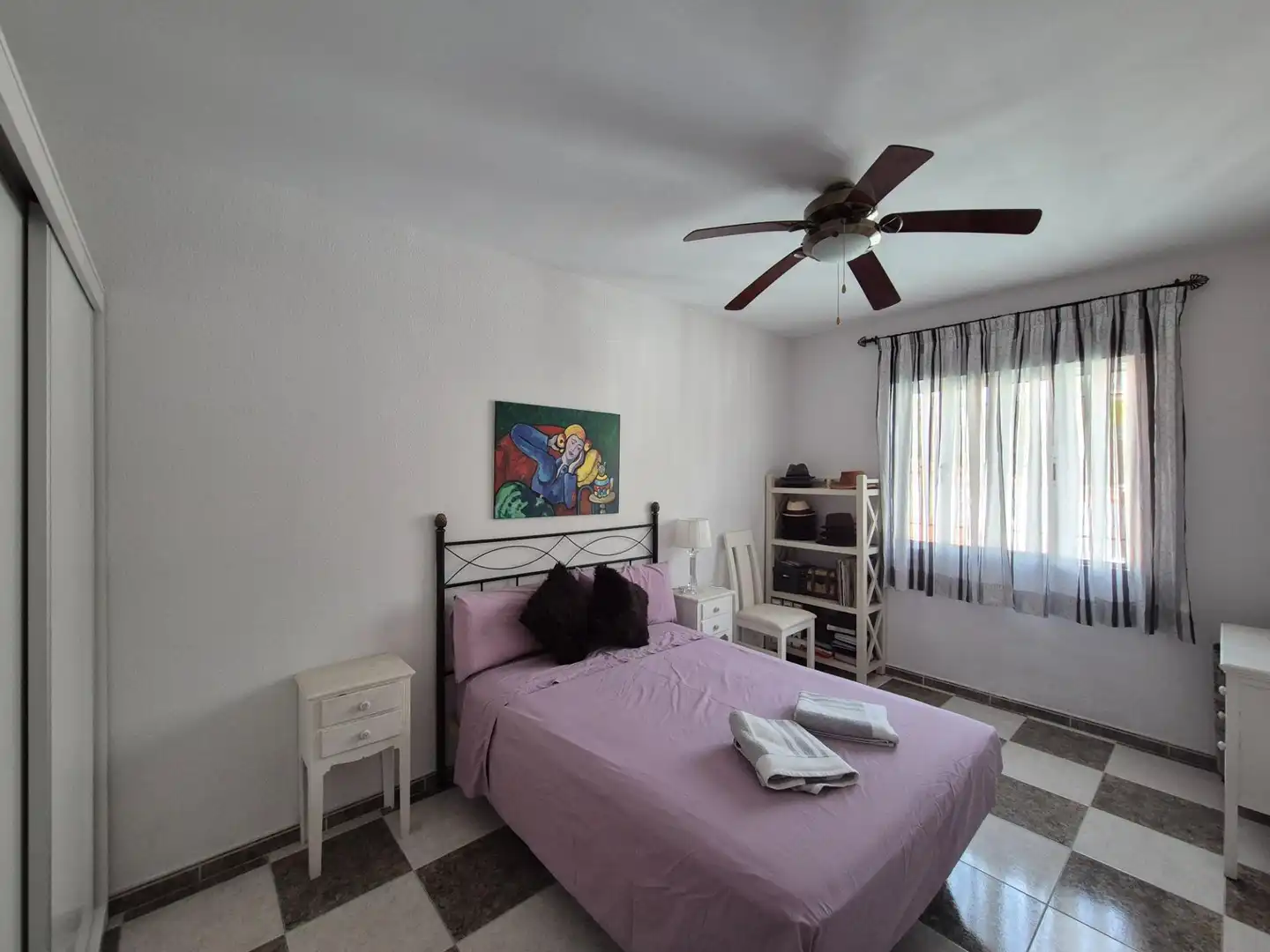 Habitación de Casa adosada en venta en Almuñécar con Terraza, Balcón y Piscina comunitaria