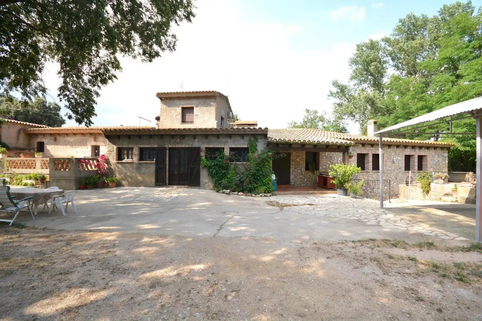 Vista exterior de Finca rústica en venta en Borrassà con Aire acondicionado, Calefacción y Jardín privado