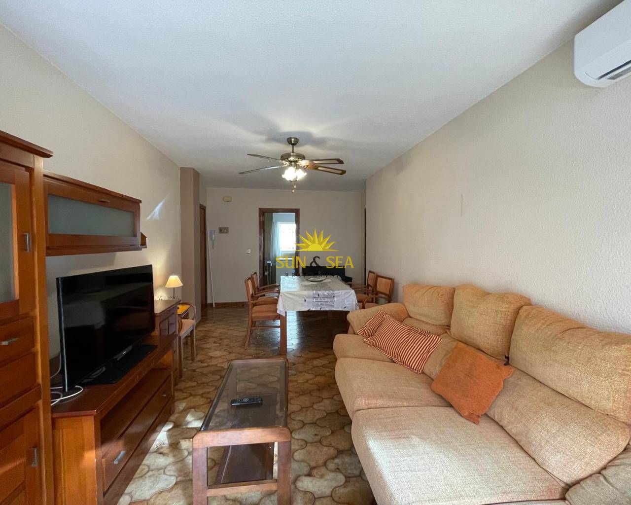 Sala d'estar de Apartament de lloguer en San Pedro del Pinatar amb Aire condicionat, Calefacció i Piscina