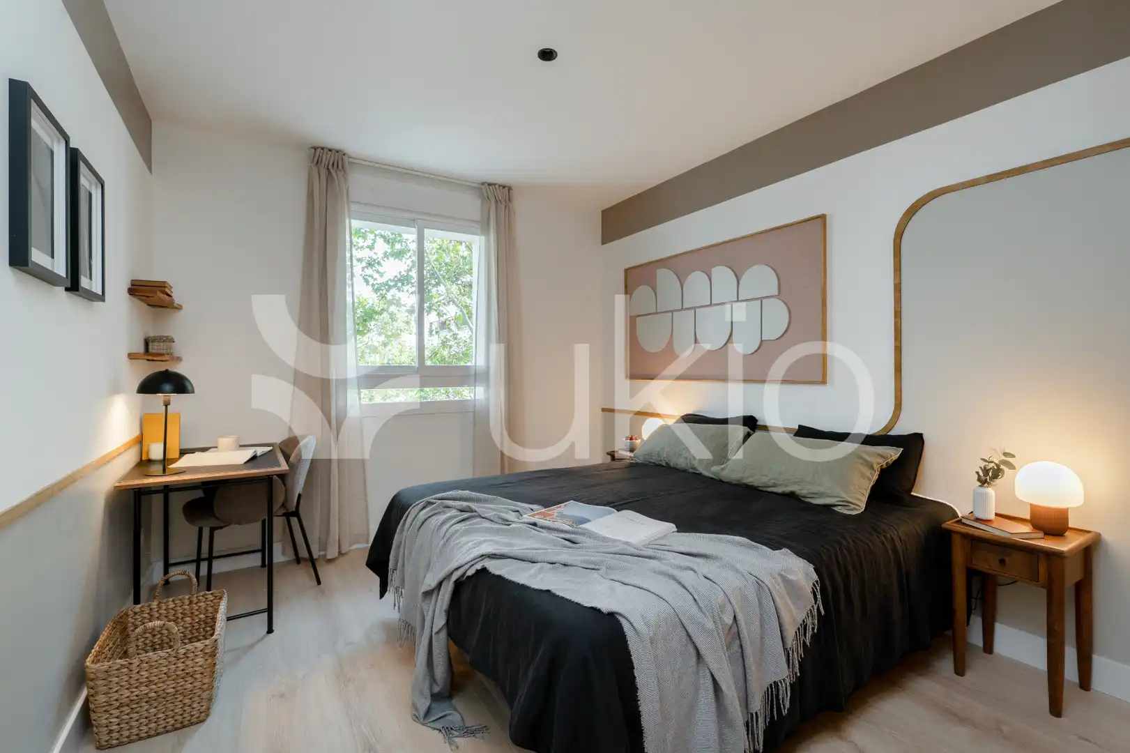 Dormitori de Apartament de lloguer en Madrid amb Aire condicionat, Calefacció i Moblat