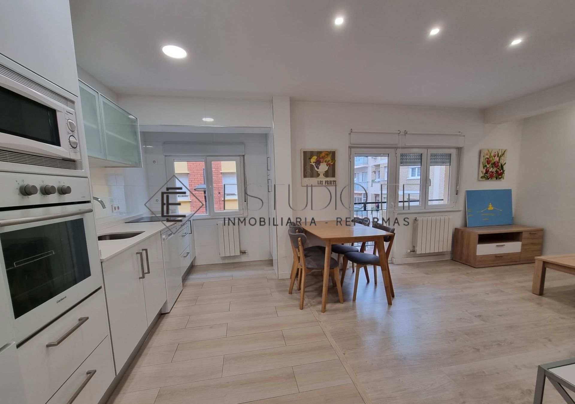 Kitchen of Flat to rent in Salamanca Capital  with Heating, Furnished and Balcony
