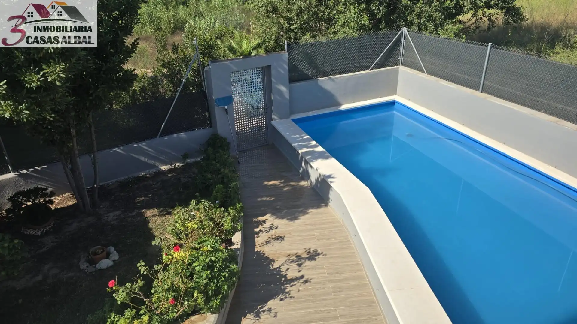 Swimming pool of Houses for sale in Paterna  with Swimming Pool