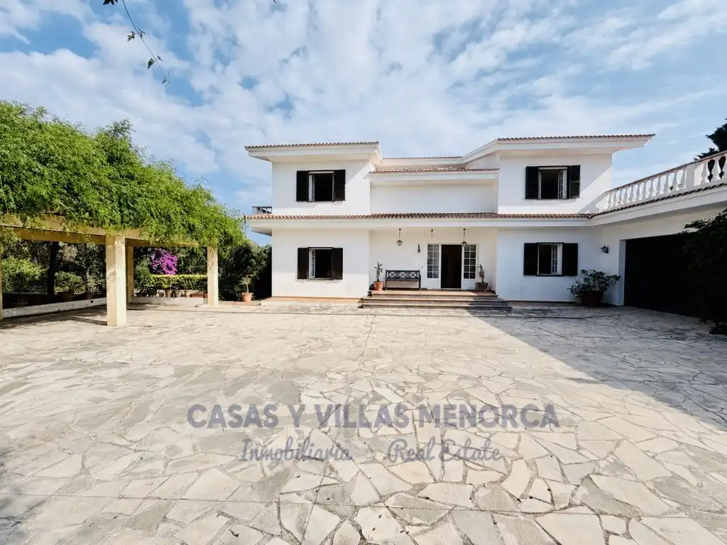 Vista exterior de Finca rústica en venda en Sant Lluís