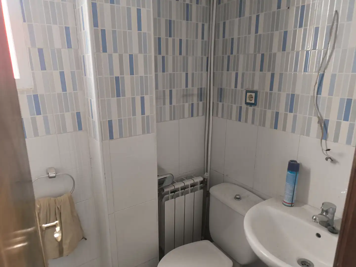 Bathroom of Flat for rent in Madrid  with Heating, Parquet flooring and Oven